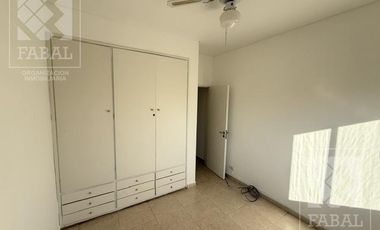 Departamento alquiler centro, 2 dormitorios, baño y balcón