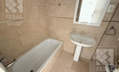 Departamento alquiler centro, 2 dormitorios, baño y balcón