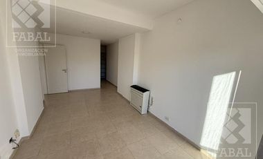 Departamento alquiler centro, 2 dormitorios, baño y balcón