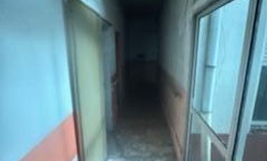 Propiedad ideal para construcción de locales, consultorios, hostel, oficinas, edificio y muchas alternativas más.-