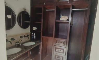 Villa amueblada en venta en San Miguel de Allende con roof garden, alberca y jac