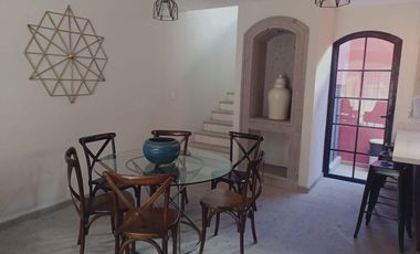 Villa amueblada en venta en San Miguel de Allende con roof garden, alberca y jac