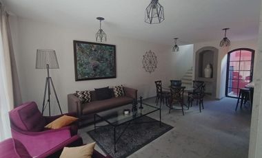 Villa amueblada en venta en San Miguel de Allende con roof garden, alberca y jac