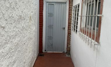 VENTA  - PH - 3 ambientes con patio - Lanús Este.