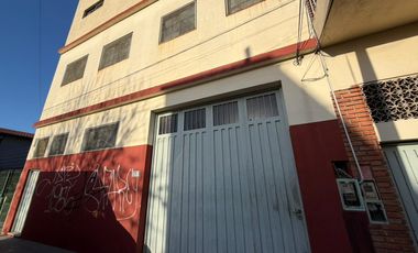 Galpón en tres plantas en alquiler en Wilde