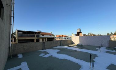Galpón en tres plantas en alquiler en Wilde