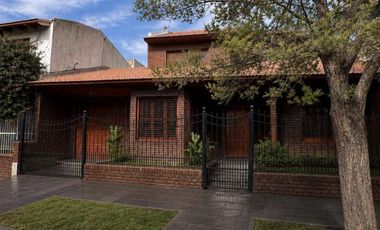 Vende Casa 3 Dormitorios en Cipolletti