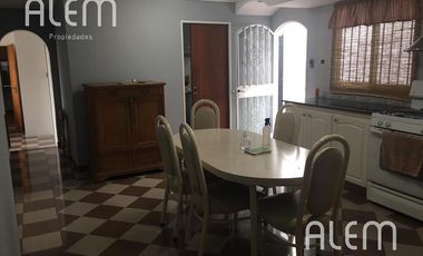 Muy linda Casa / OPORTUNIDAD!!!!