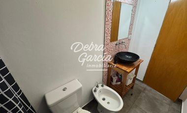 Dpto de tres ambientes amoblado con gas natural en Mar de Ajó