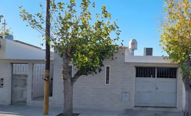 CASA SEMIAMOBLADA, 3 DORMITORIOS. SANTA LUCIA