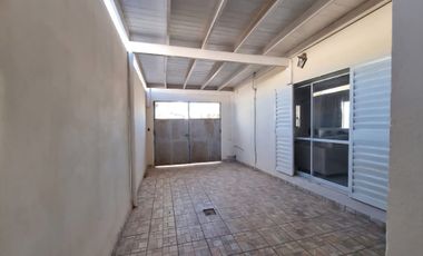 CASA SEMIAMOBLADA, 3 DORMITORIOS. SANTA LUCIA