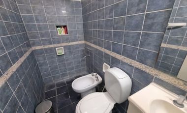 CASA SEMIAMOBLADA, 3 DORMITORIOS. SANTA LUCIA