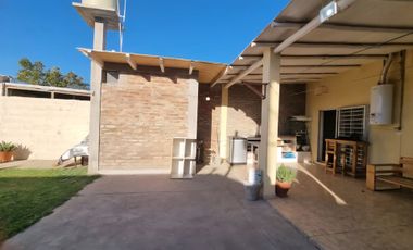 CASA SEMIAMOBLADA, 3 DORMITORIOS. SANTA LUCIA