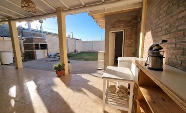 CASA SEMIAMOBLADA, 3 DORMITORIOS. SANTA LUCIA