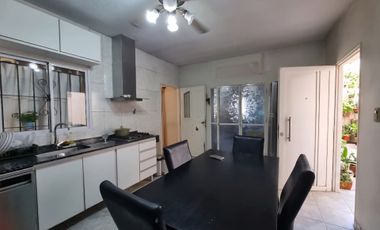 CASA SEMIAMOBLADA, 3 DORMITORIOS. SANTA LUCIA