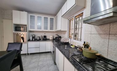CASA SEMIAMOBLADA, 3 DORMITORIOS. SANTA LUCIA