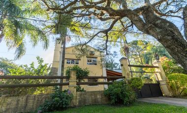 Casa en Villa Calefornia de 3 dormitorios, pileta