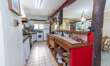 Casa en Villa Calefornia de 3 dormitorios, pileta