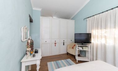 Casa en Villa Calefornia de 3 dormitorios, pileta