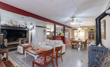Casa en Villa Calefornia de 3 dormitorios, pileta