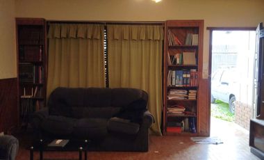 Venta casa quincho local sobre avenida