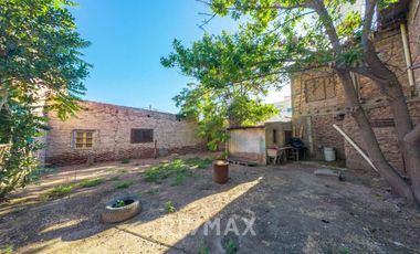 LOCALES COMERCIALES + DEPARTAMENTO EN VENTA