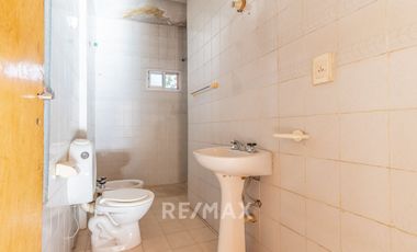 LOCALES COMERCIALES + DEPARTAMENTO EN VENTA