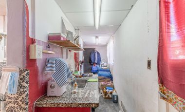 LOCAL COMERCIAL + CASA DOS DORMITORIOS  EN VENTA