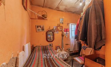LOCAL COMERCIAL + CASA DOS DORMITORIOS  EN VENTA