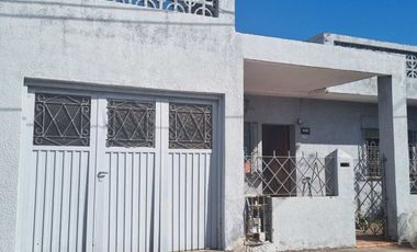 VENTA CASA A REFACCION CERCA ESTACION DE F VARELA