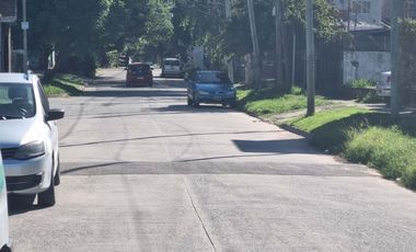 VENTA CASA A REFACCION CERCA ESTACION DE F VARELA