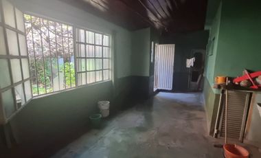 VENTA CASA A REFACCION CERCA ESTACION DE F VARELA