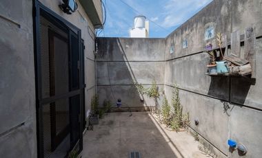CASA EN ALQUILER 2 DORM 2 COCH EN FOM. 9 DE JUL