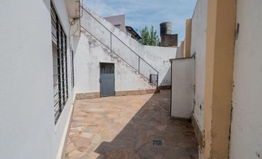 CASA EN ALQUILER 2 DORM 2 COCH EN FOM. 9 DE JUL
