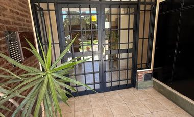 VENTA DEPARTAMENTO 3 DORMITORIOS CON COCHERA.