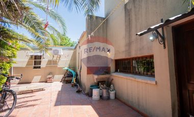 Casa con jardín en venta en Villa California