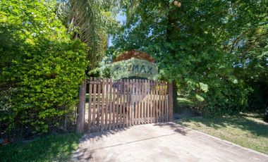 Casa con jardín en venta en Villa California