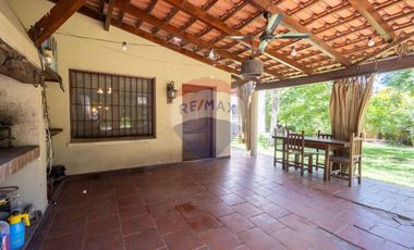 Casa con jardín en venta en Villa California