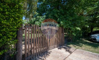 Casa con jardín en venta en Villa California