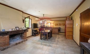 Casa con jardín en venta en Villa California