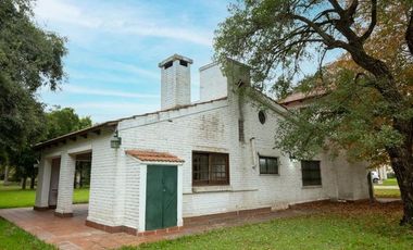 CASA QUINTA EN COUNTRY UBAJAY.