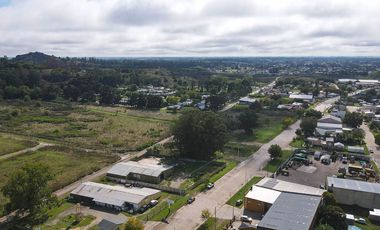 VENTA COMERCIAL AMPLIO GALPÓN EN TANDIL