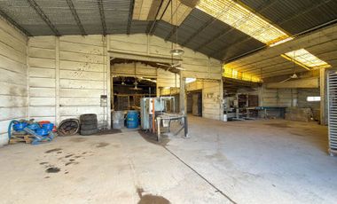 VENTA COMERCIAL AMPLIO GALPÓN EN TANDIL