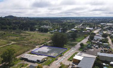 VENTA COMERCIAL AMPLIO GALPÓN EN TANDIL