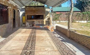 VENTA - Casa de 2 dormitorios, galería parrillero y piscina - Oliveros.