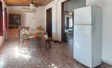 VENTA - Casa de 2 dormitorios, galería parrillero y piscina - Oliveros.
