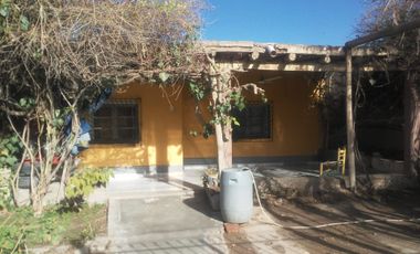 Casa de dos dormitorios. La Bebida, Rivadavia