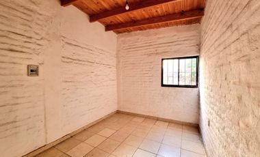 3 CASAS SOBRE TERRENO DE 647 M2. RIVADAVIA SUR