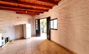 3 CASAS SOBRE TERRENO DE 647 M2. RIVADAVIA SUR