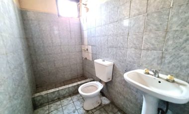 3 CASAS SOBRE TERRENO DE 647 M2. RIVADAVIA SUR